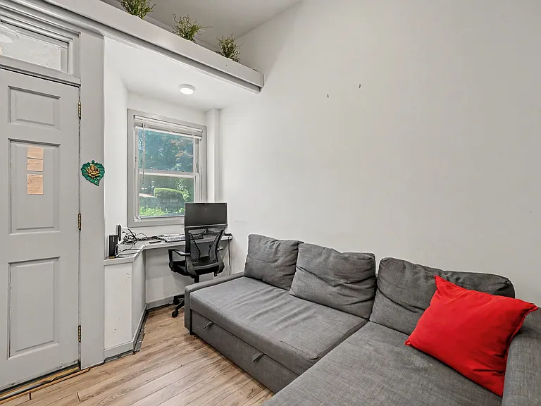 115 Hamilton Ave #C — Photo 5