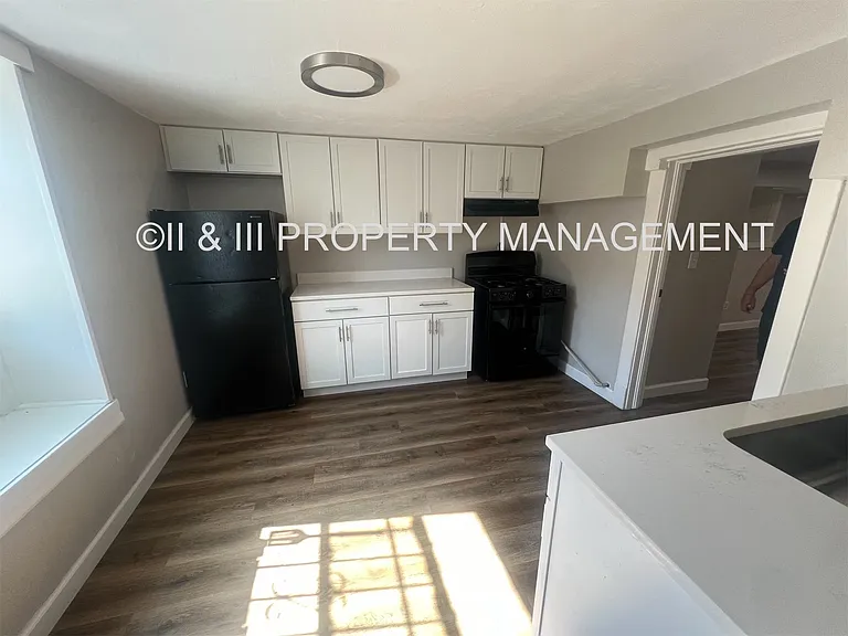 215-217 W 37th St #213G — Photo 6