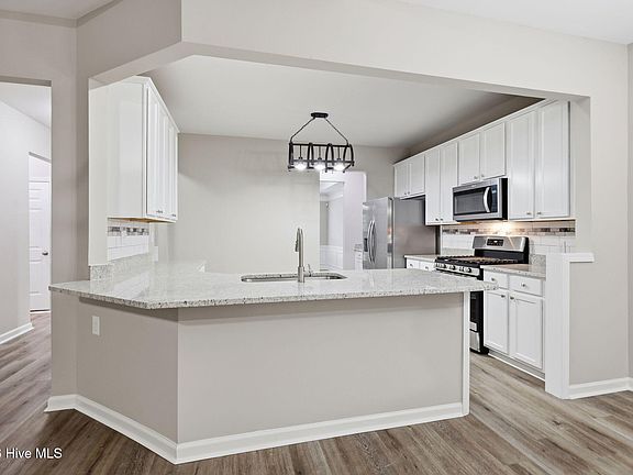 4th image of 109 Powder Ridge Court