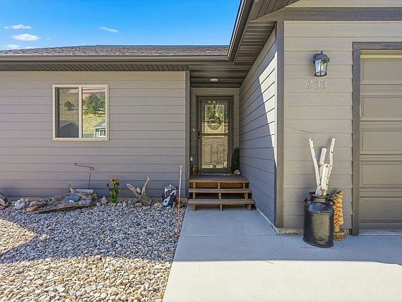 3rd image of 733 Stage Run Rd