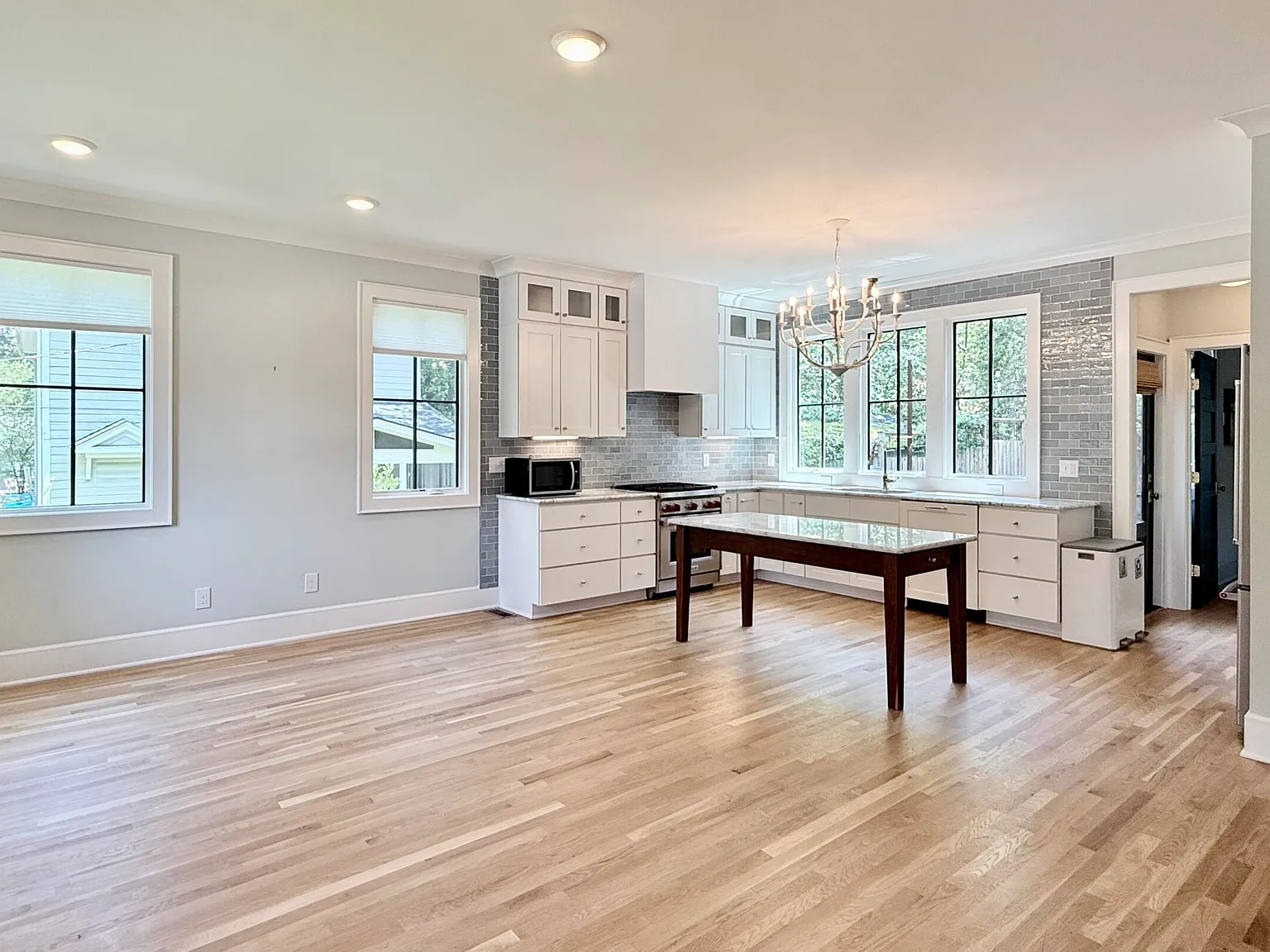 3 bed, 2.5 bath, 1200 sqft, $2,900 — Photo 4