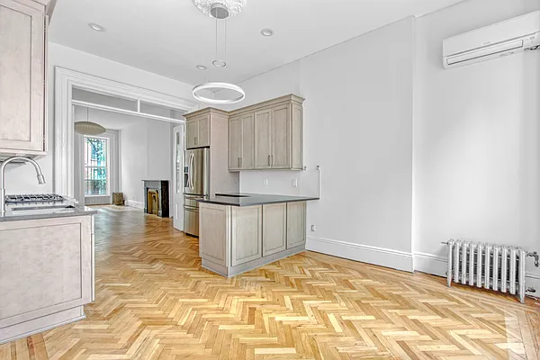 Rented by Douglas Elliman | media 4