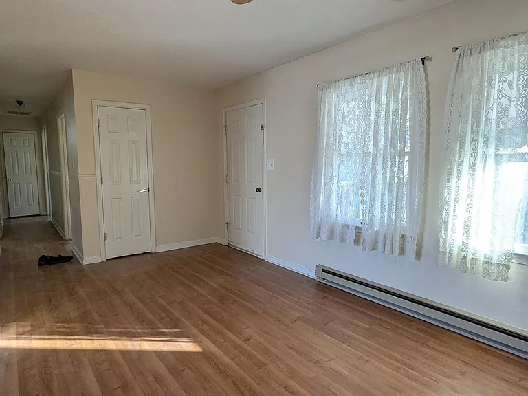 150 Nightingale Ave — Photo 28