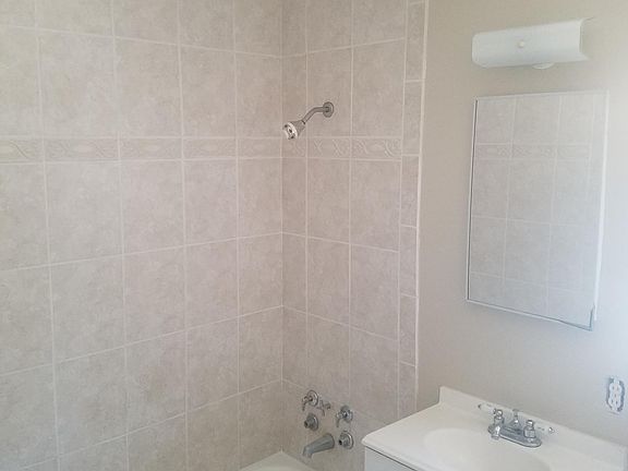 4th image of 223 N Ellsworth Ave APT 1