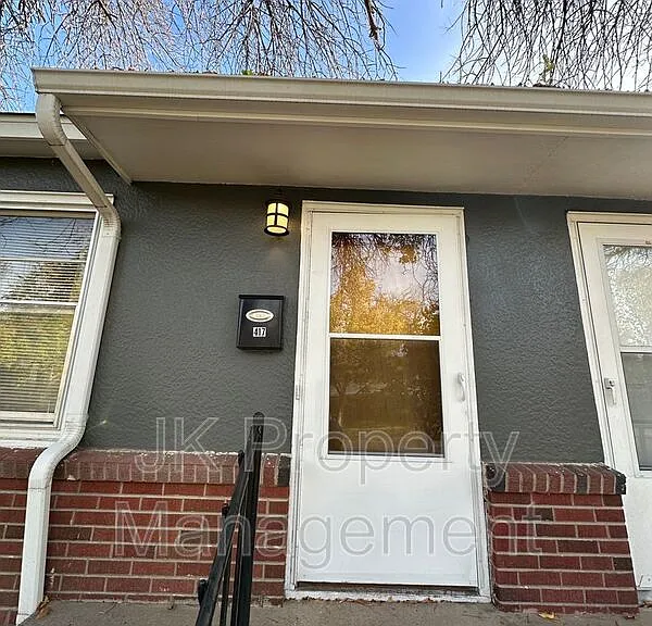 417 14th St N — Photo 2