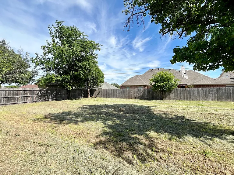 6415 Circo Dr — Photo 20