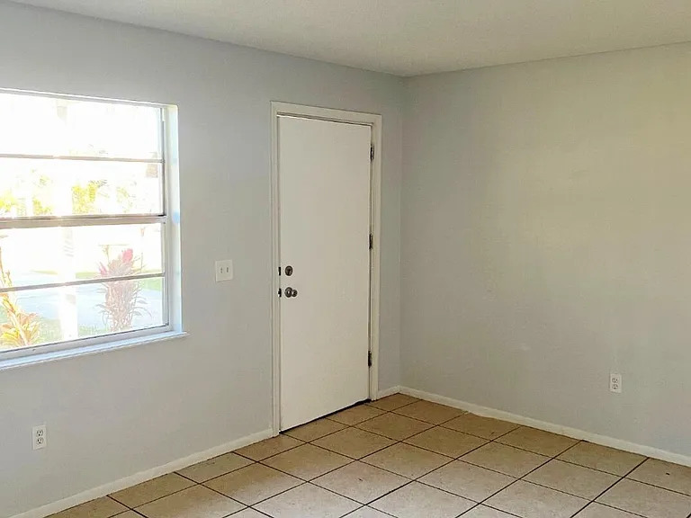 3020 Mary St — Photo 26