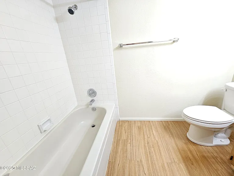 5750 N Camino Esplendora #C-227 — Photo 14