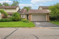 Hillcrest Cir-S1707-001.jpg