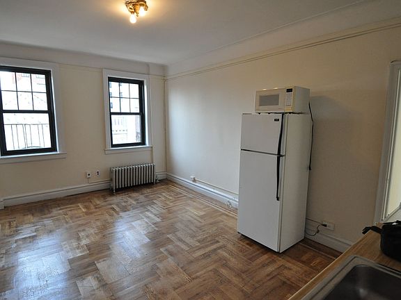 2nd image of 136 W 4th St APT 6B