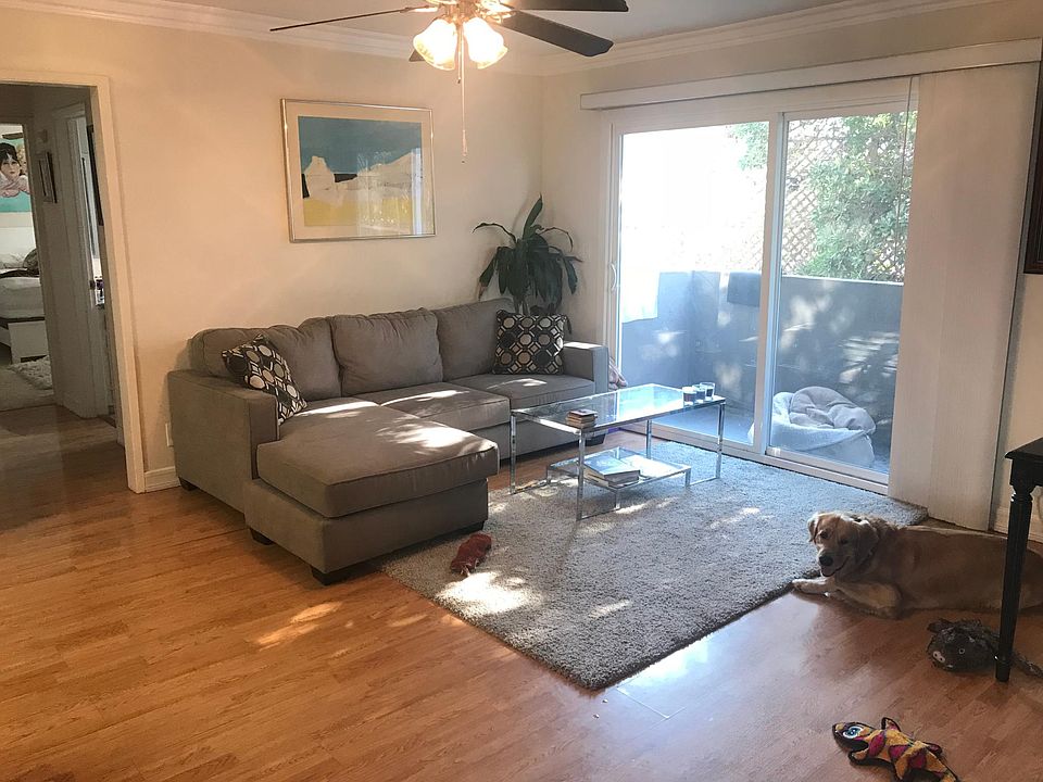 1st image of 105 S Hayworth Ave