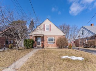 8 Sanford St, Schenectady, NY 12304