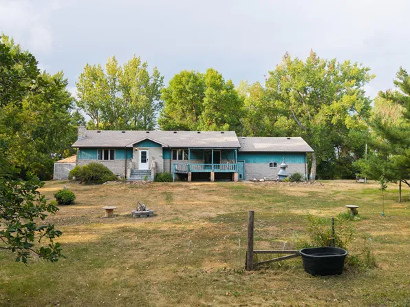 3825 86 1/2 Ave SE, Jamestown, ND 58401