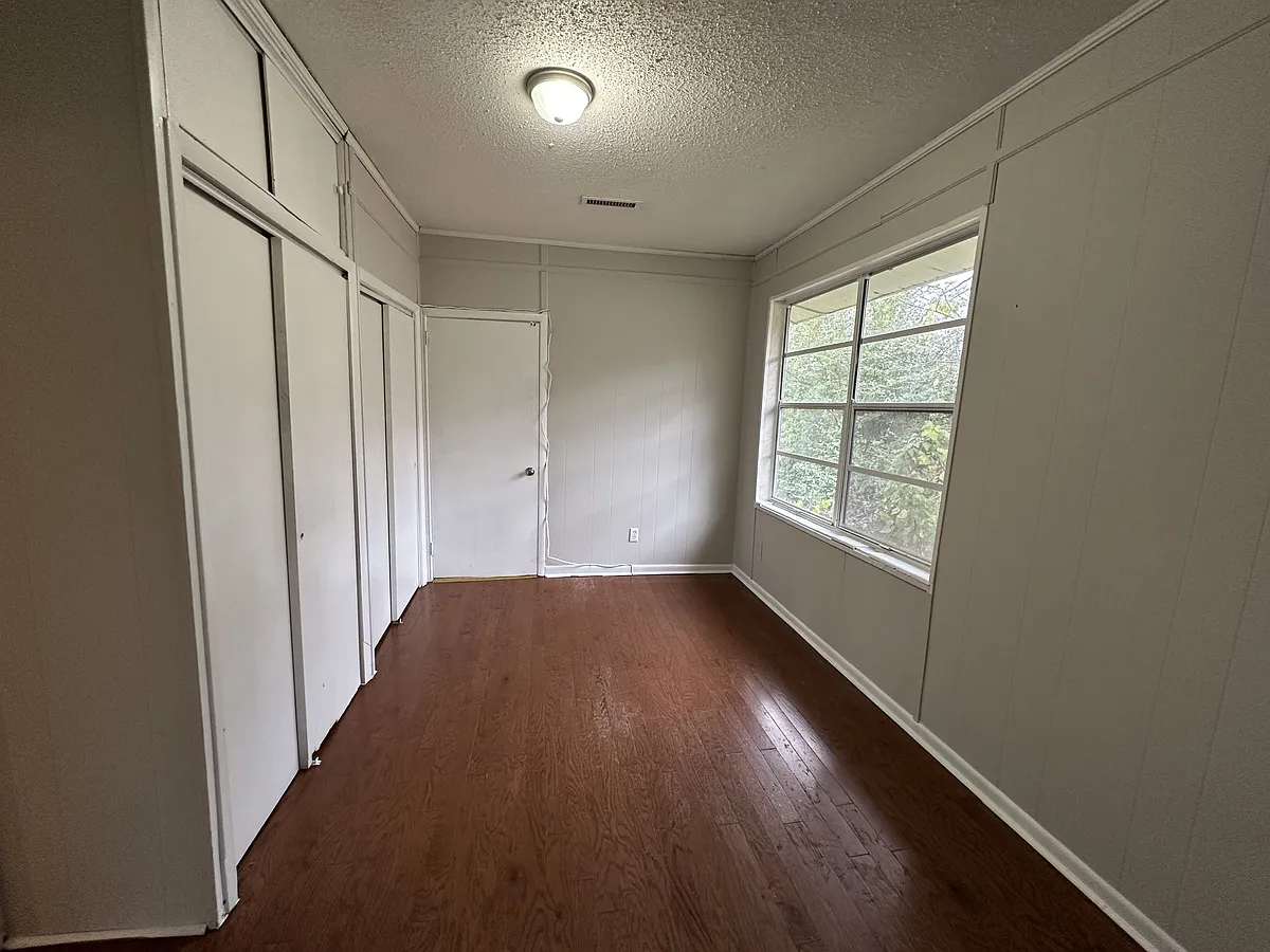 Building Photo - 2722 Avenue I