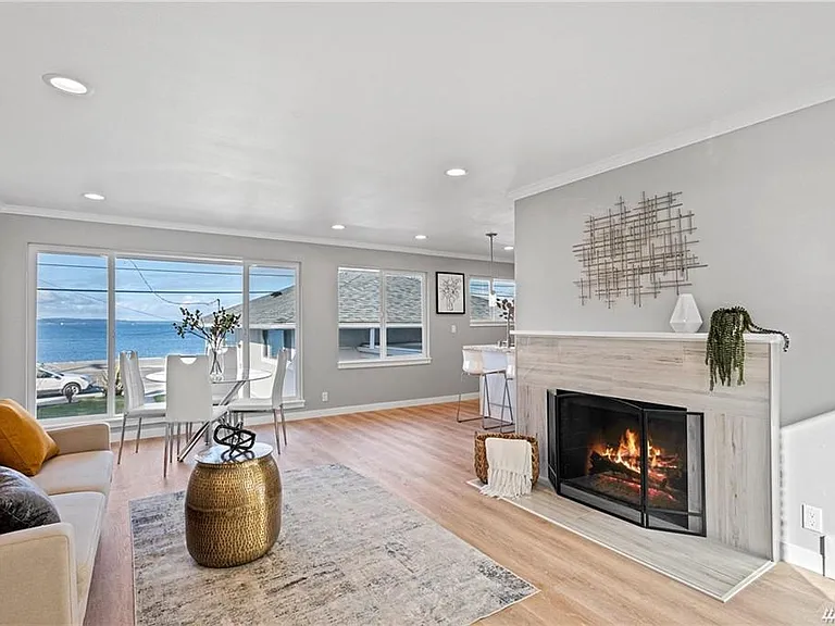 2301 Bonair Pl SE — Photo 1