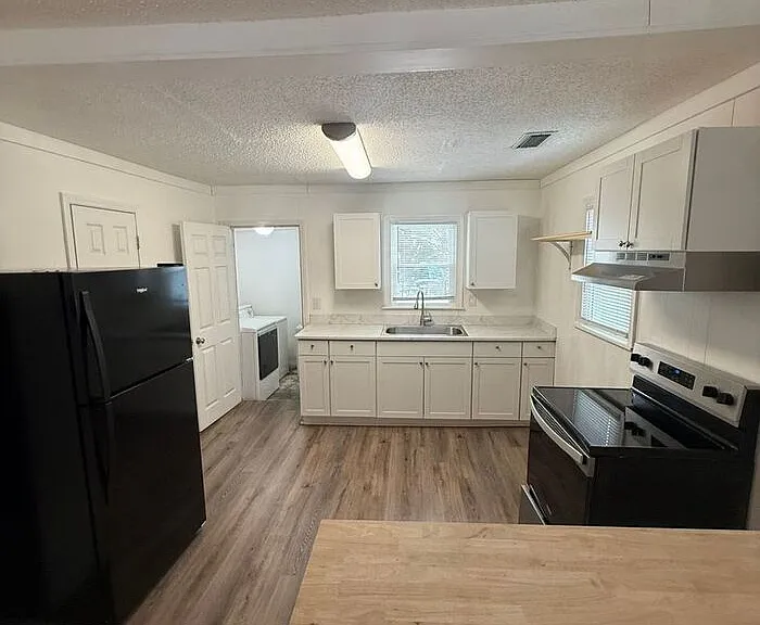 1409 John Ave — Photo 7