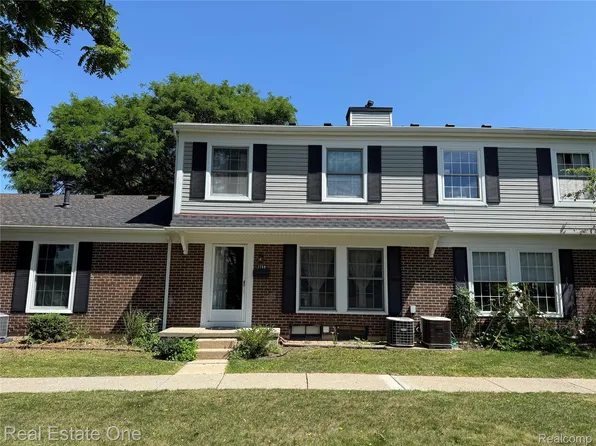 2768 Glenbridge Ct, Ann Arbor, MI 48104