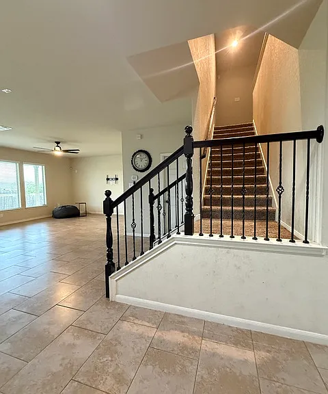 9010 Phoenix Park — Photo 18