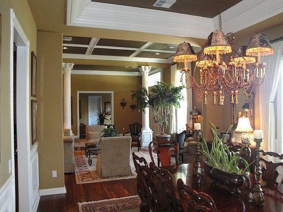 Formal Dining