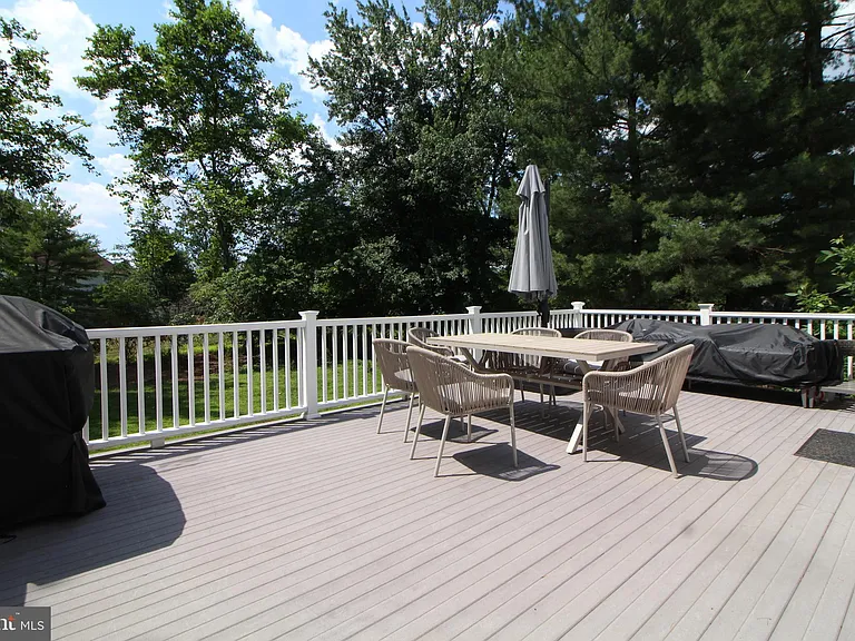 15 Kentsdale Dr — Photo 67