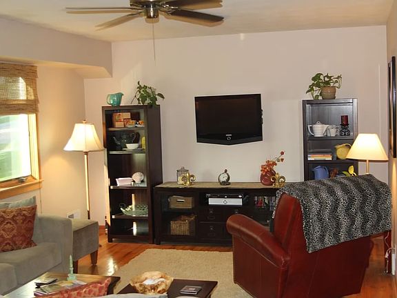 3rd image of 4941 Aspen Dr