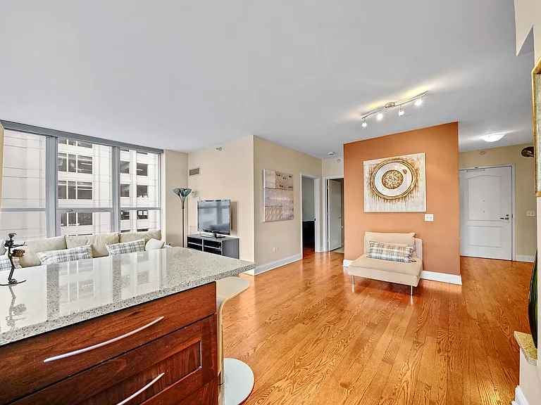 625 N Dearborn St #960 — Photo 23
