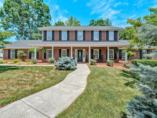 1907 Carleton Dr, Salem, VA 24153