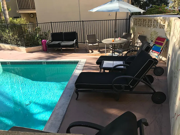 1280 S Barrington Ave #17-B — Photo 15
