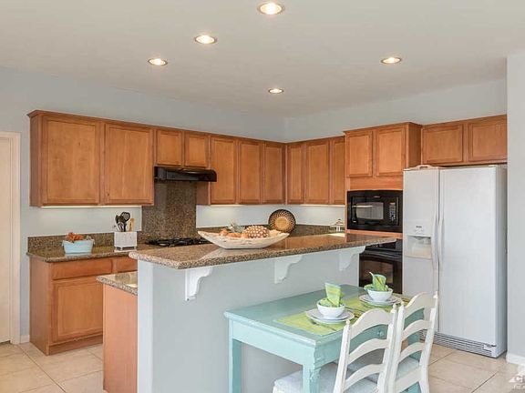 4th image of 40397 Catania Ct