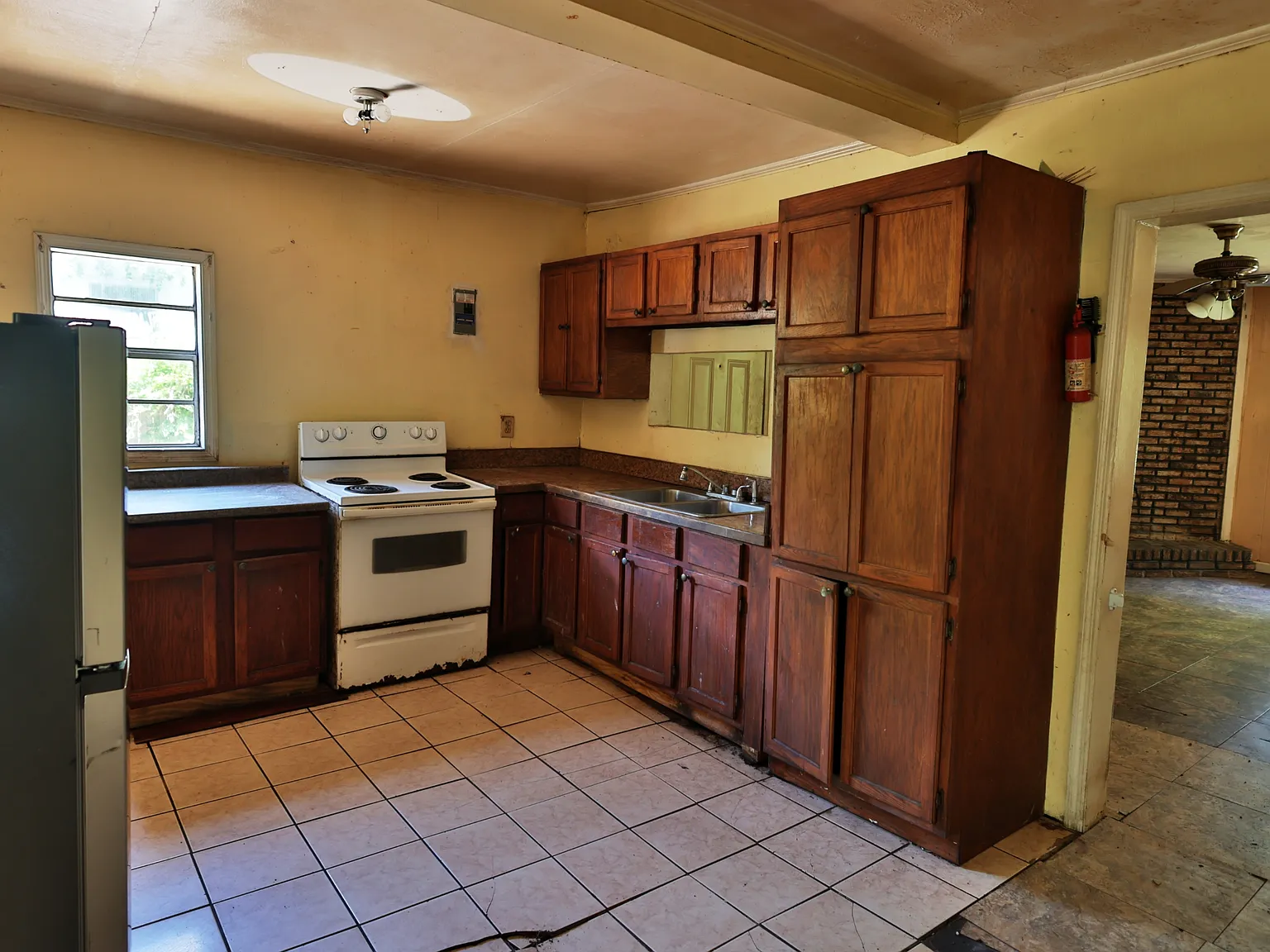 127 Barbara Ave - 1 — Photo 4