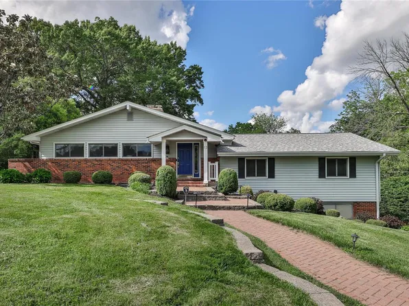 13 N Tealbrook Dr, Saint Louis, MO 63141