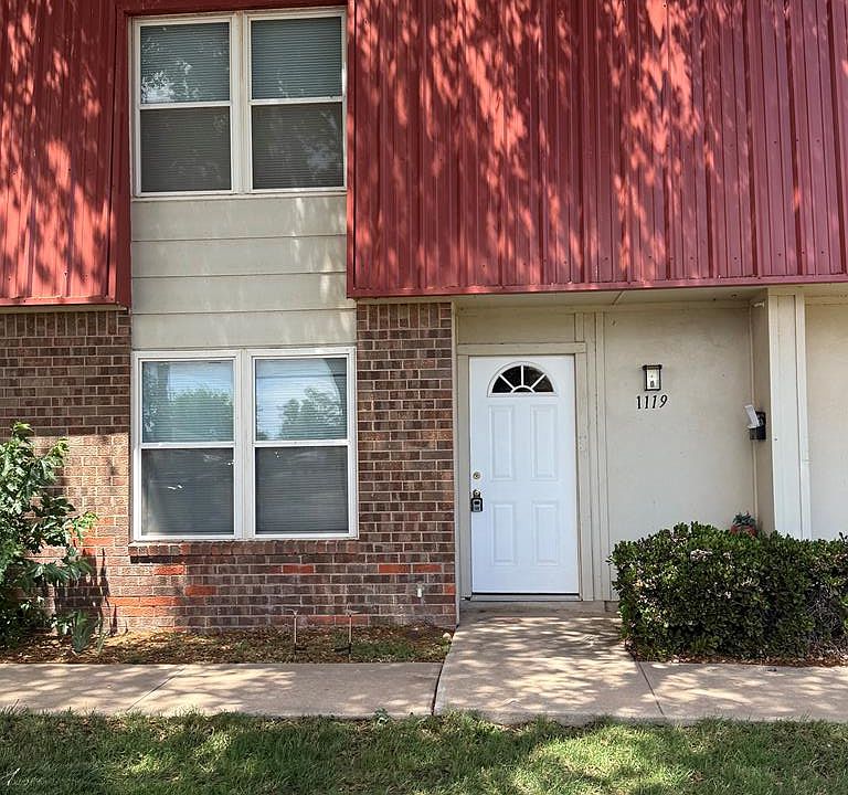 1st image of 1119 E 51st St