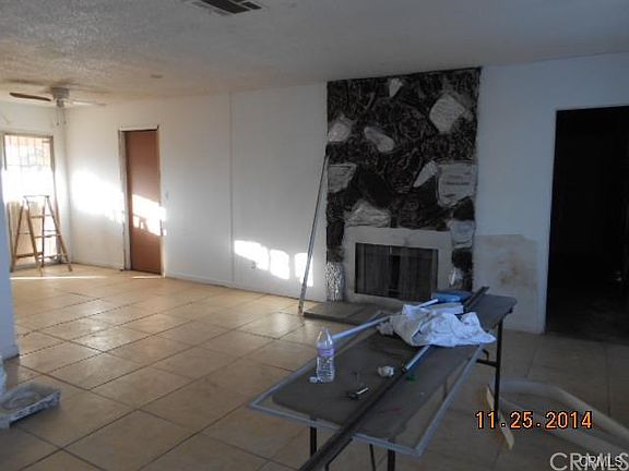 3rd image of 18864 Bellflower St
