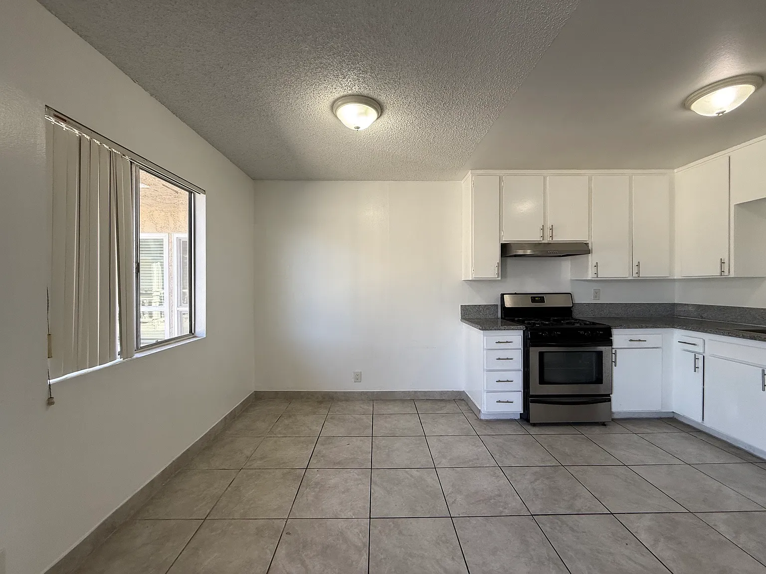 2 bed, 1000 sqft, $2,650 — Photo 2
