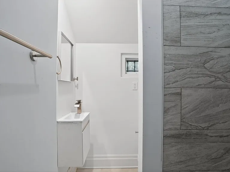 1302 N Dover St — Photo 13