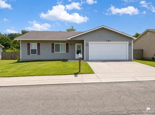 703 Jerry Dr, Junction City, KS 66441