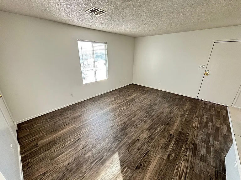 147 Westminster Way #D — Photo 7