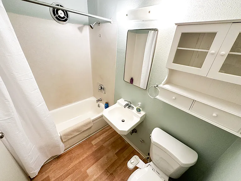 2500 N 45th St #3 — Photo 7