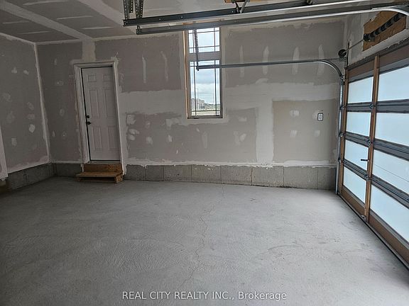 3rd image of 2873 Whites Rd