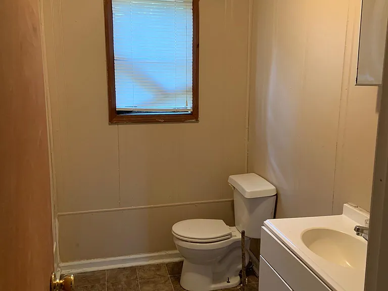 515 Lawrence St — Photo 8