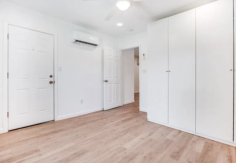 905 W Abram St #3 — Photo 9
