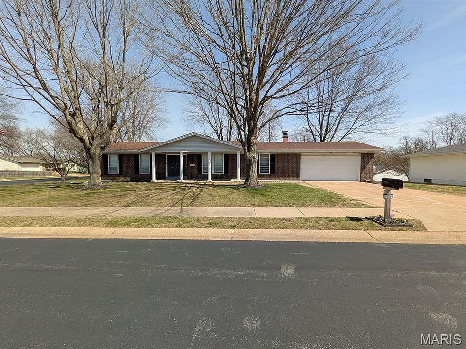 1st image of 2824 Olde Greenwich Dr