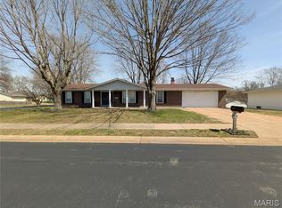 2824 Olde Greenwich Dr, Saint Charles, MO