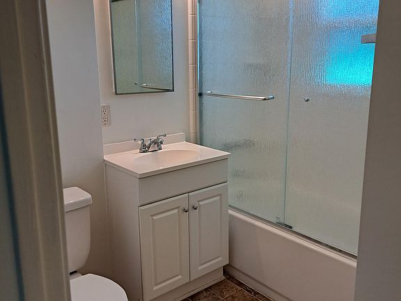 2nd image of 1727 N Glenoaks Blvd #1731