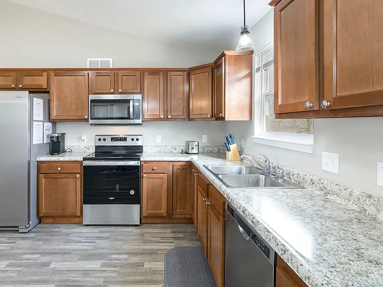 10 E Persimmon Dr — Photo 8