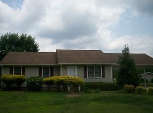 25 Chesterfield Dr, Washington, NC 27889