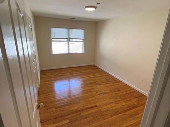 5th image of 194 Park Ave #194