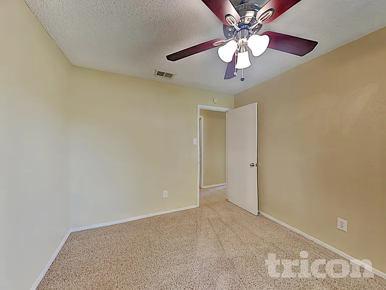 6321 Macarthur Dr — Photo 13
