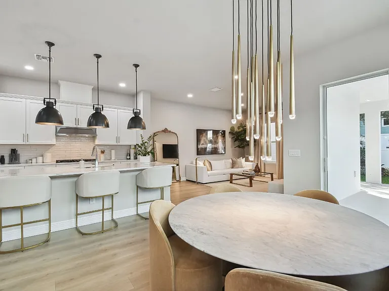 3814 W De Leon St #2 — Photo 7