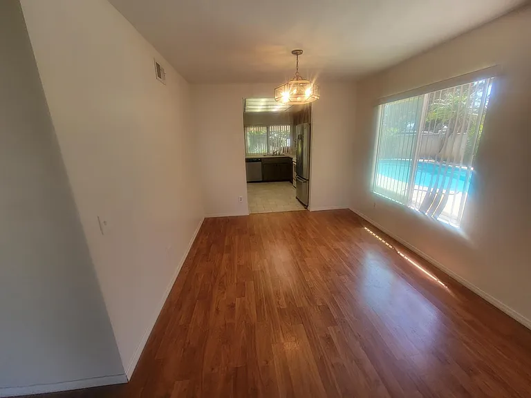 908 Cimarron Dr — Photo 4